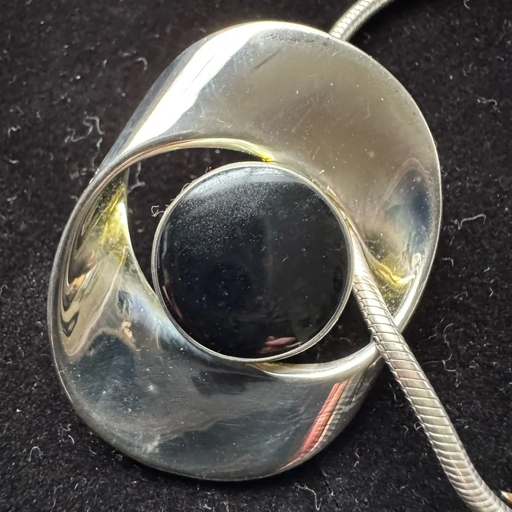 Dune Jewelry “Jet” Power Stone Necklace – Santa Rosa Beach Sand - Picture 5 of 8